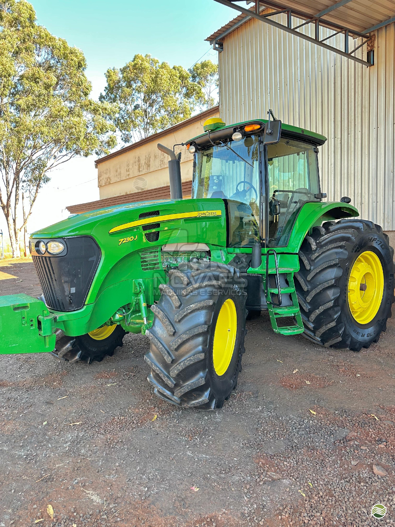 TRATOR JOHN DEERE JOHN DEERE 7230J Tração 4x4 Agro Novaes Máquinas Agrícolas FERNANDOPOLIS SÃO PAULO SP